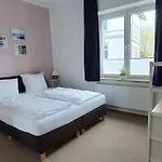 Bed & Kitchen