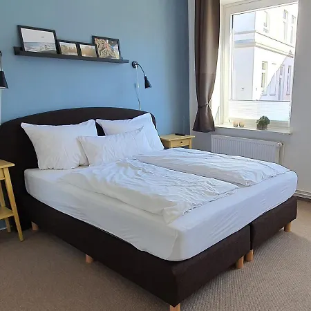 Gaestehaus Bed & Kitchen 아파트 *